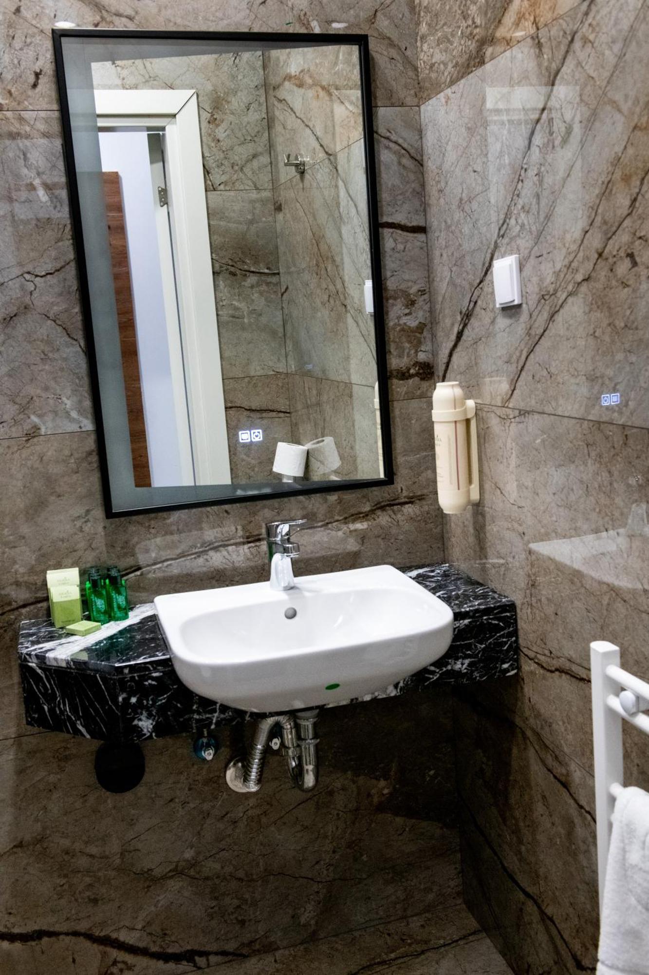 Хотел Agora' Boutique